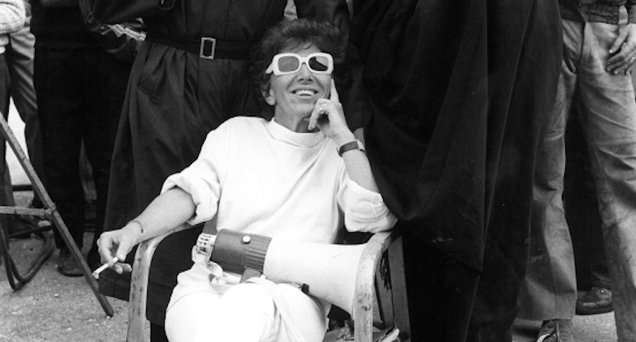 On the set of The Seduction of Mimi. Image via Kino Lorber.